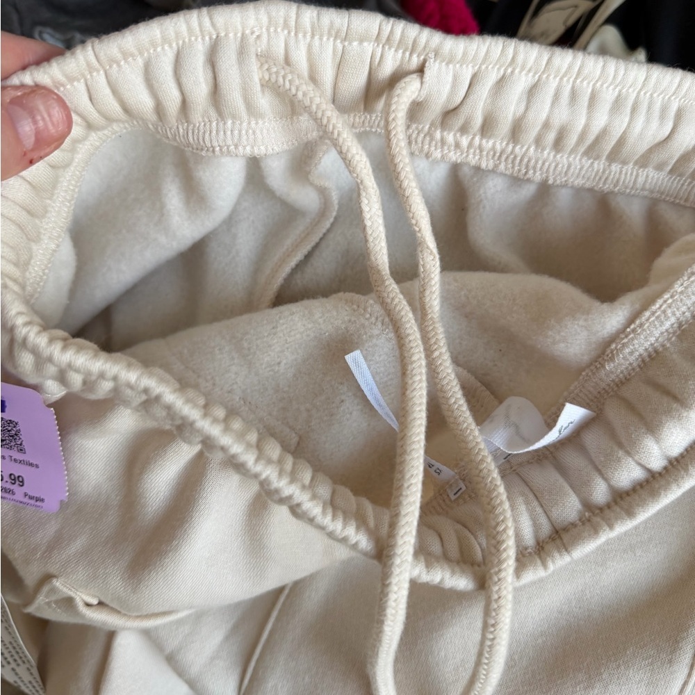 UO Alessia Flare Sweatpants - Picture 8 of 13